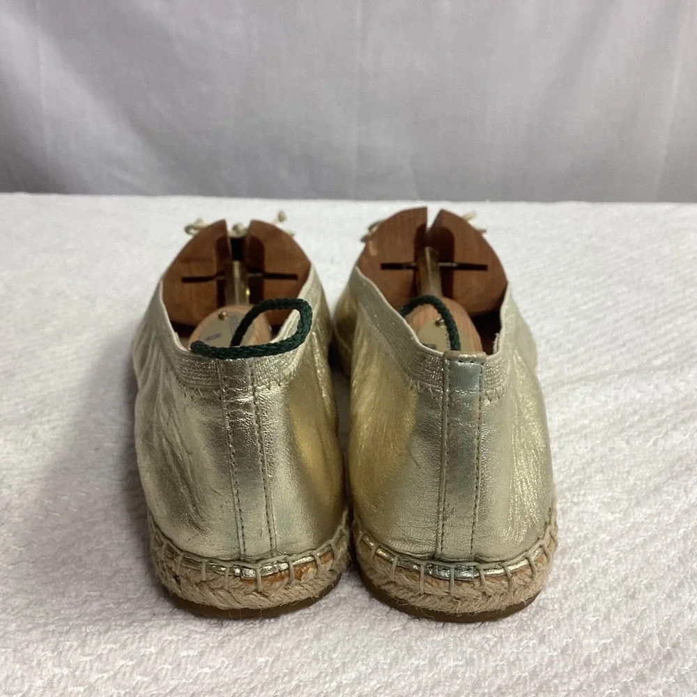 Kate‎ Spade Clubhouse Gold Espadrille Flats Flower Detail Slip On Shoes Size 9